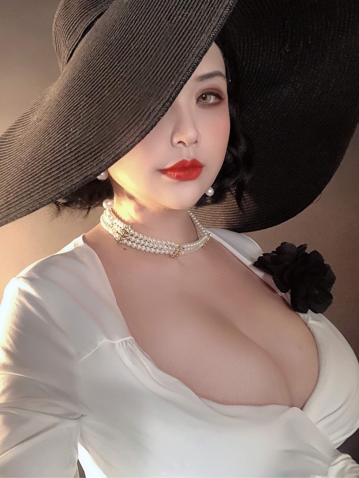 Hana Bunny - Lady Dimitrescu-erohere11.jpg